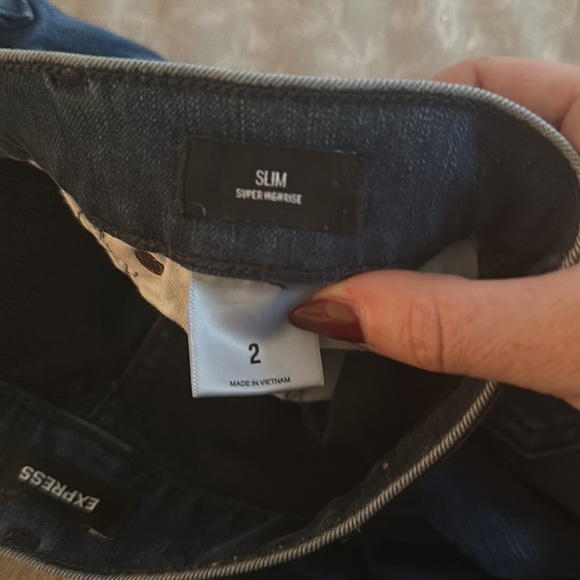 Express slim fit jean with split hem ankle - Picture 5 of 5